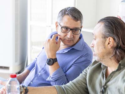 Hablando entre empresarios en Valencia